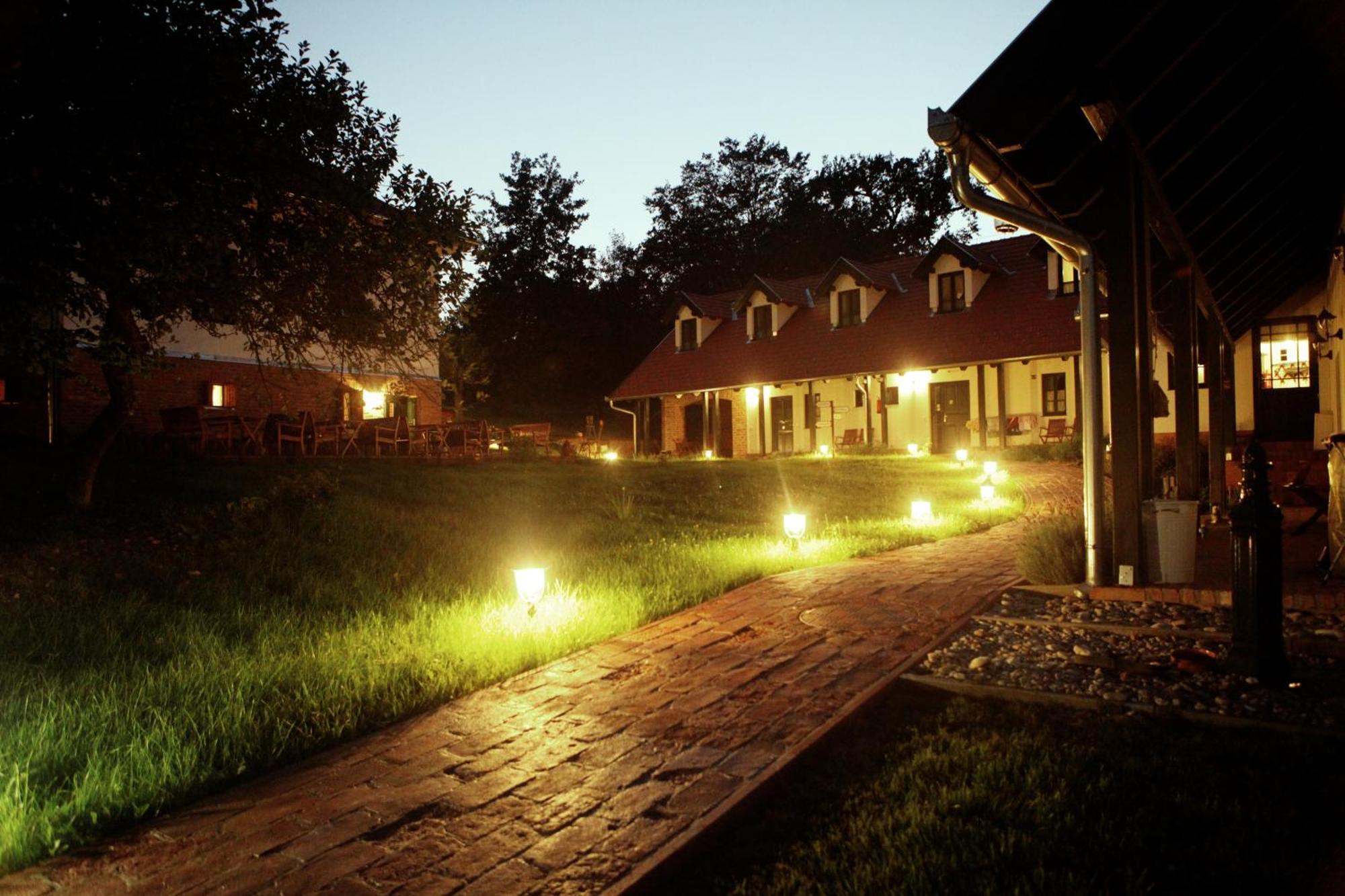 Bed and Breakfast Kosbor Panzió Magyarszombatfa Exterior foto