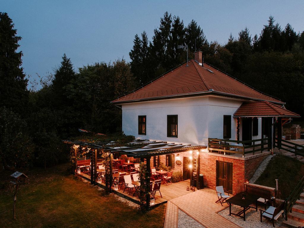 Bed and Breakfast Kosbor Panzió Magyarszombatfa Exterior foto